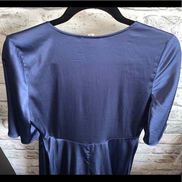 Satin Robe - Picture 5 of 6